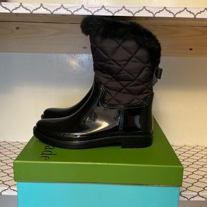 NWOT/NIB Kate Spade Fur-trimmed rain boots.